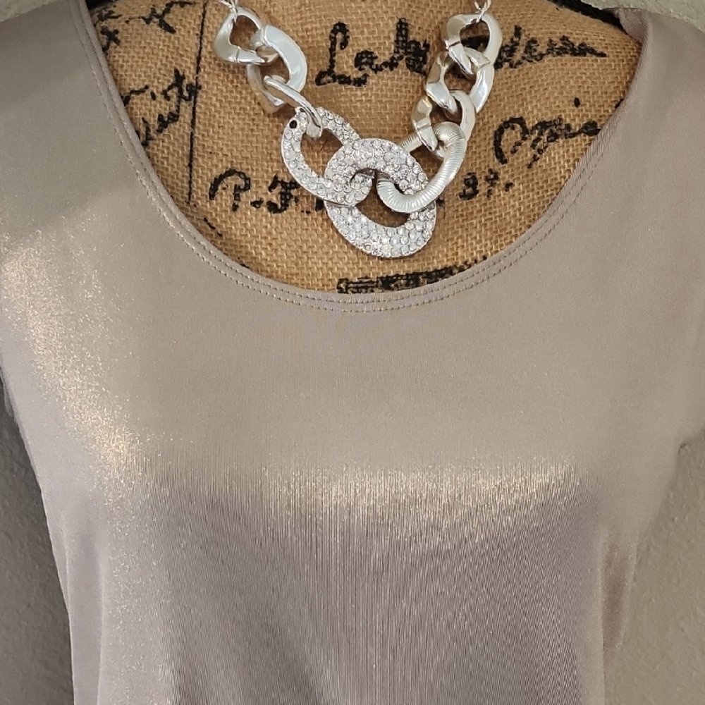 Chicos Travelers Shimmery Gold Sleeveless Scoop Neck Top